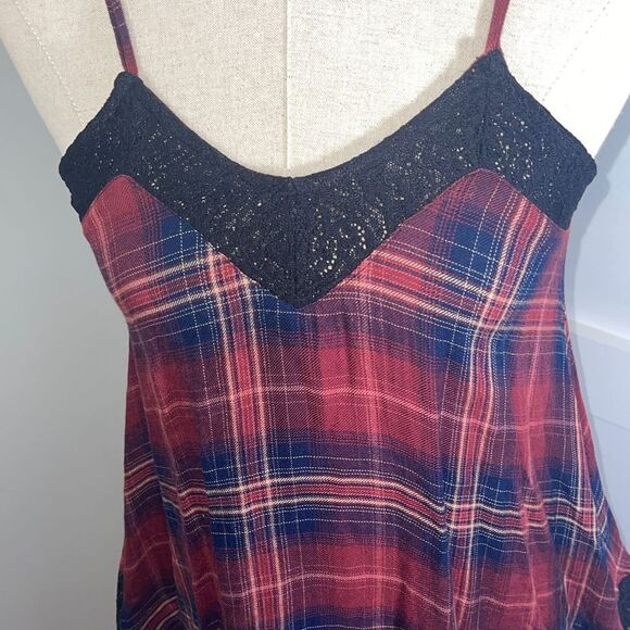 Layering top - EUC- 3/$25 - Picture 3 of 5